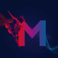 Röd/blå bild av kvinna som dansar bredvid bokstaven M och med en Bernafon Alpha Music Experience ljudvåg i ryggen