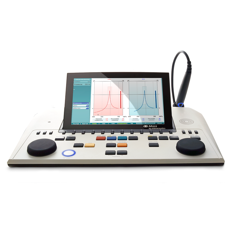 Interacoustics AA222, et tympanometri og audiometri system, der viser en stor skærm med auditive data og et sæt hovedtelefoner
