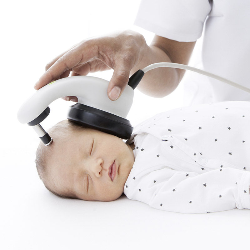 Testing with the MAICO MB 11 BERAphone on a sleeping baby