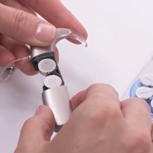 Changing disposable battery on Neuro 2