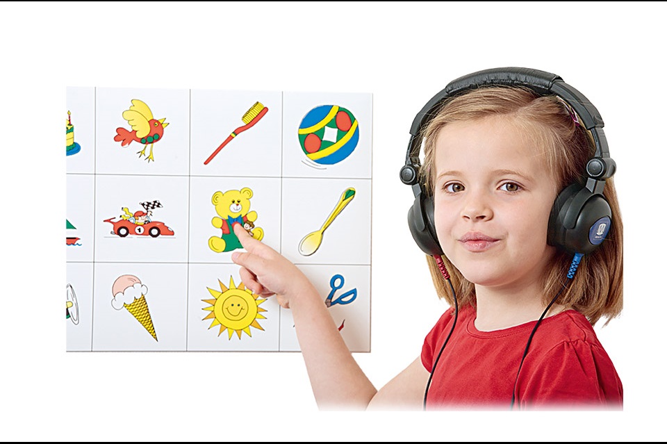Child during audiometry testing with PILOT TEST by MAICO